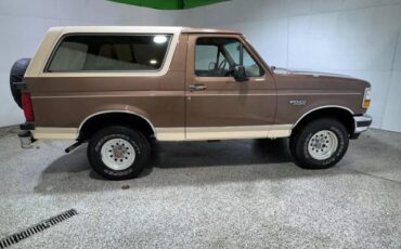 Ford-Bronco-SUV-1992-3