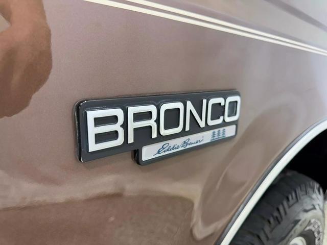 Ford-Bronco-SUV-1992-32