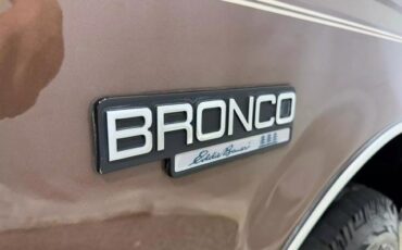 Ford-Bronco-SUV-1992-32