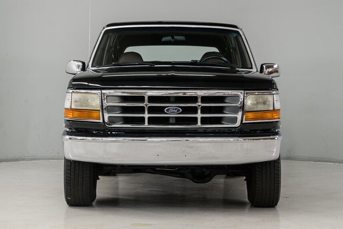 Ford-Bronco-SUV-1993-4