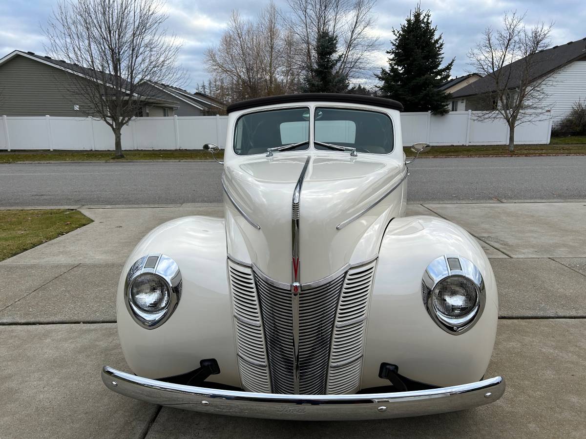 Ford-Convertible-1940-1