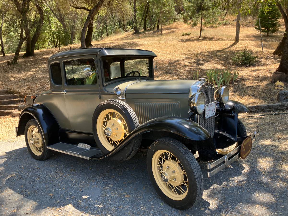 Ford-Coupe-1930-1