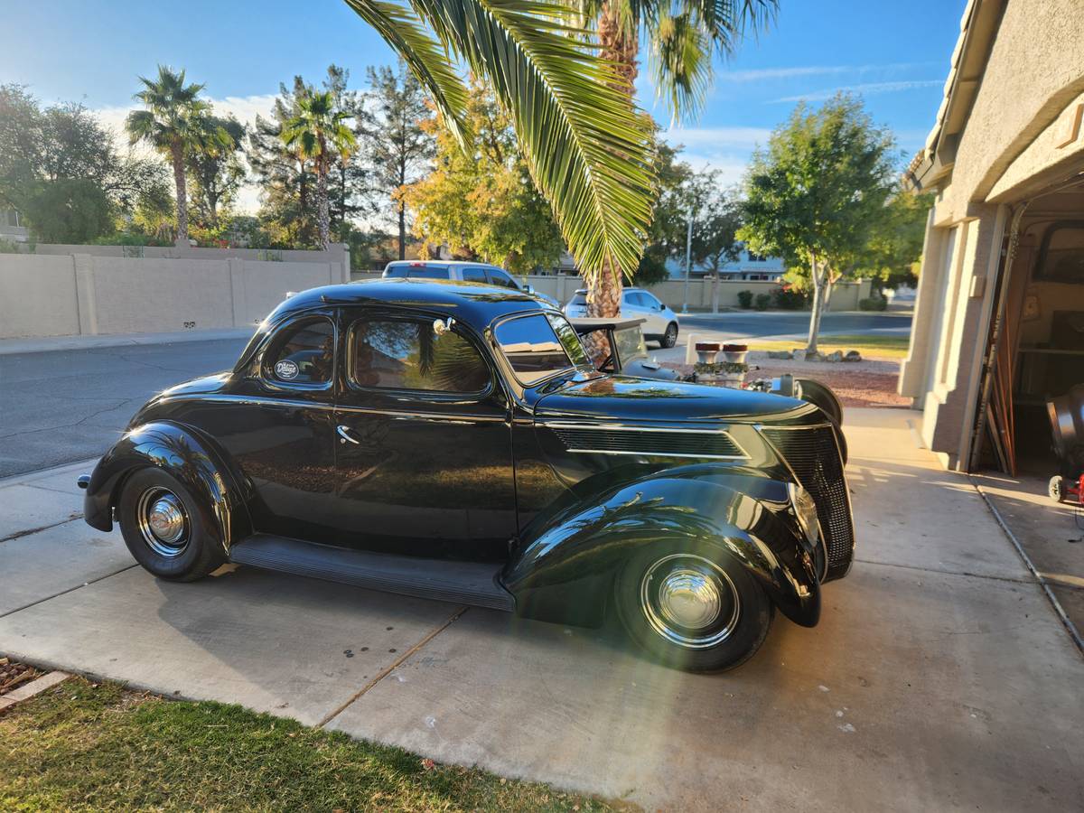 Ford-Coupe-1937-13