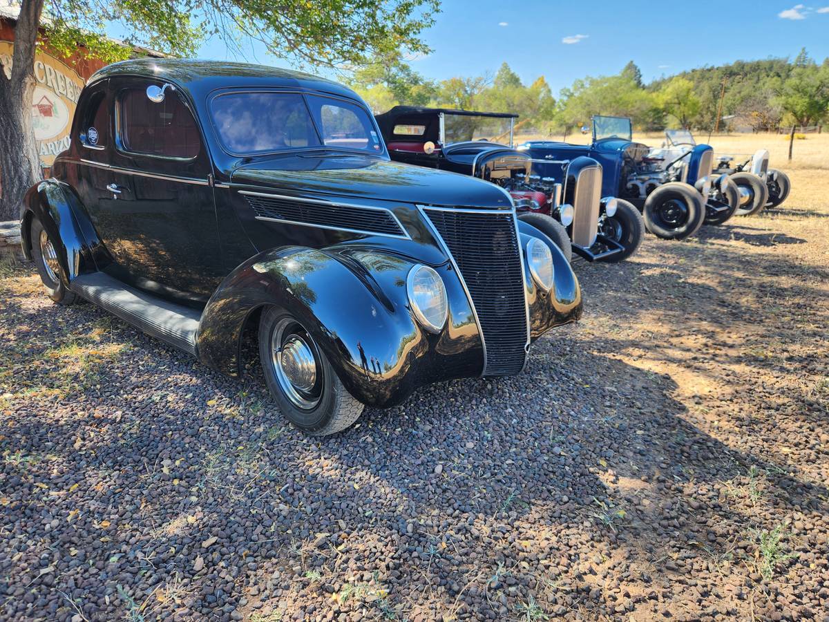 Ford-Coupe-1937-14