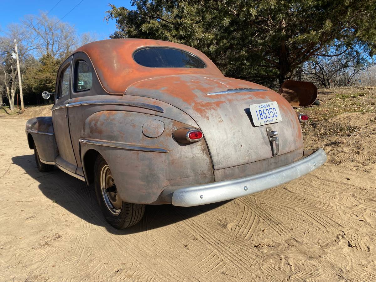 Ford-Coupe-1947-1