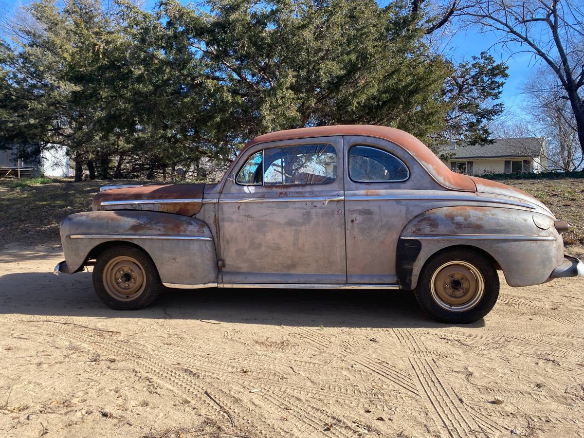 Ford-Coupe-1947-1