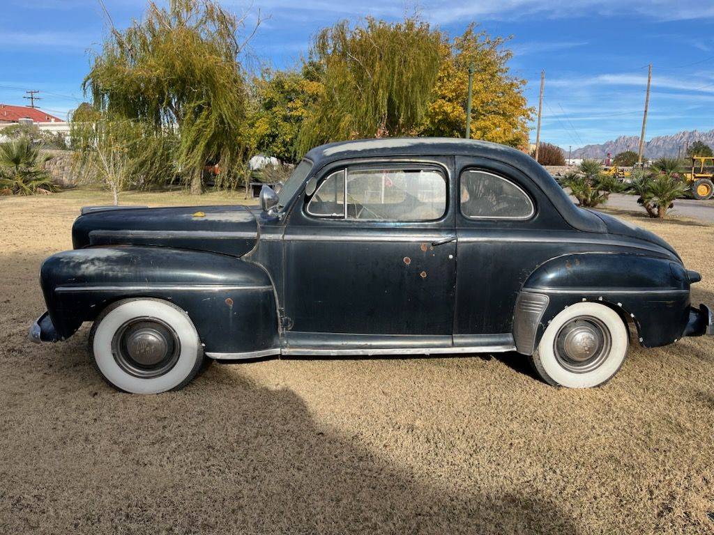 Ford-Coupe-1947-11