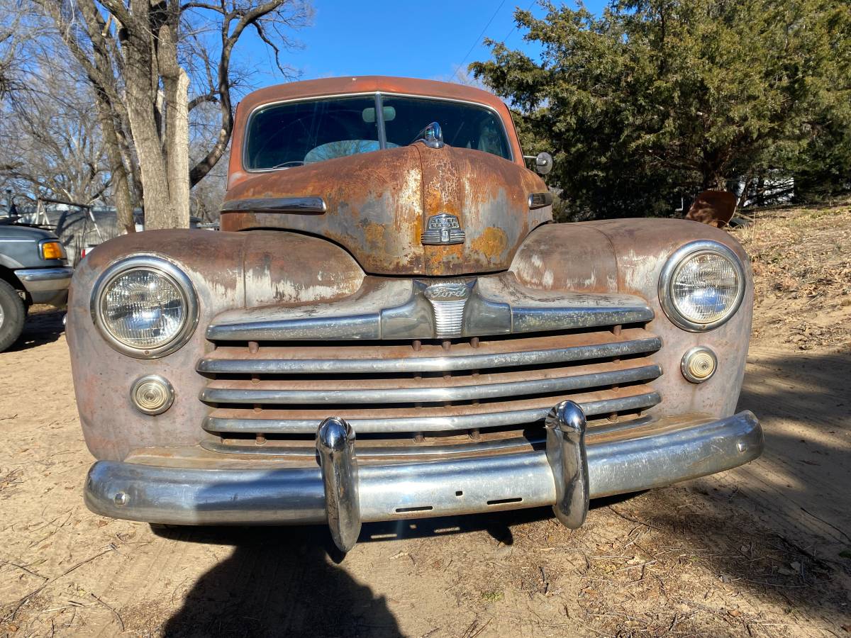 Ford-Coupe-1947-14