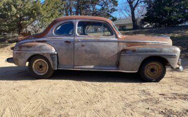 Ford-Coupe-1947-2