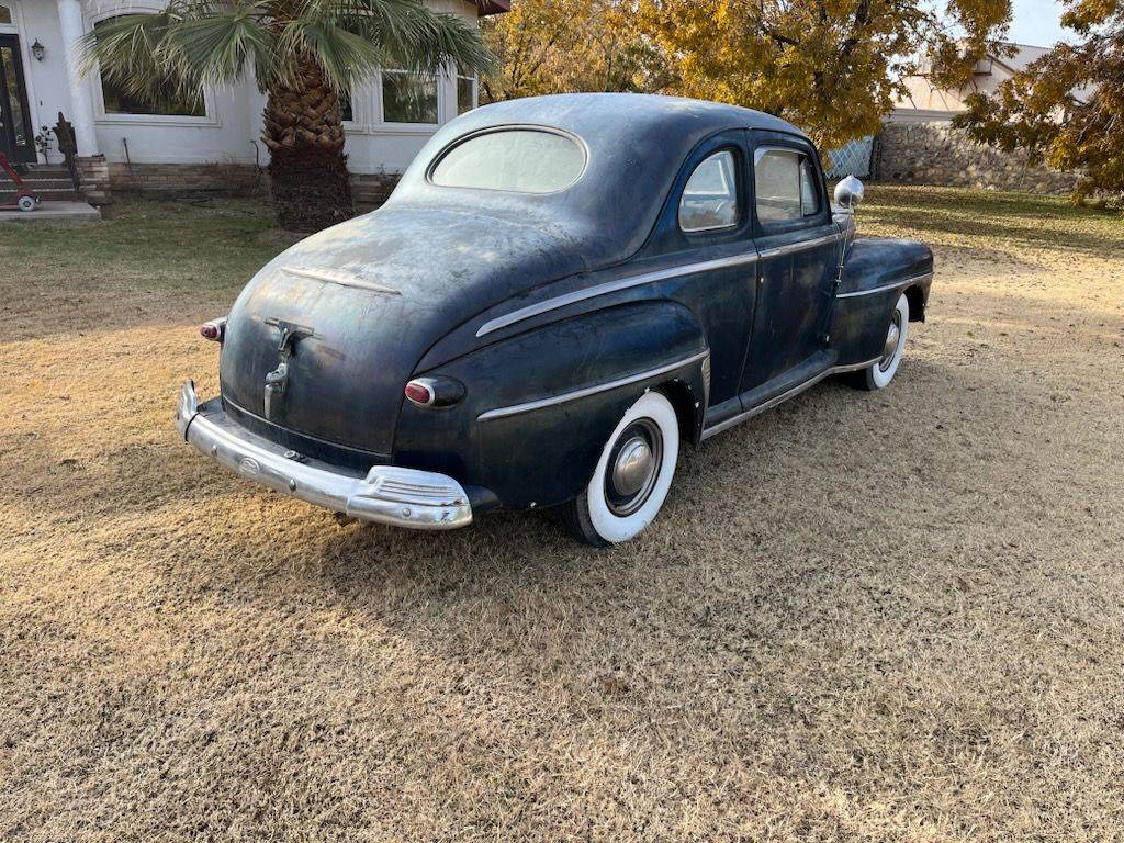 Ford-Coupe-1947-3