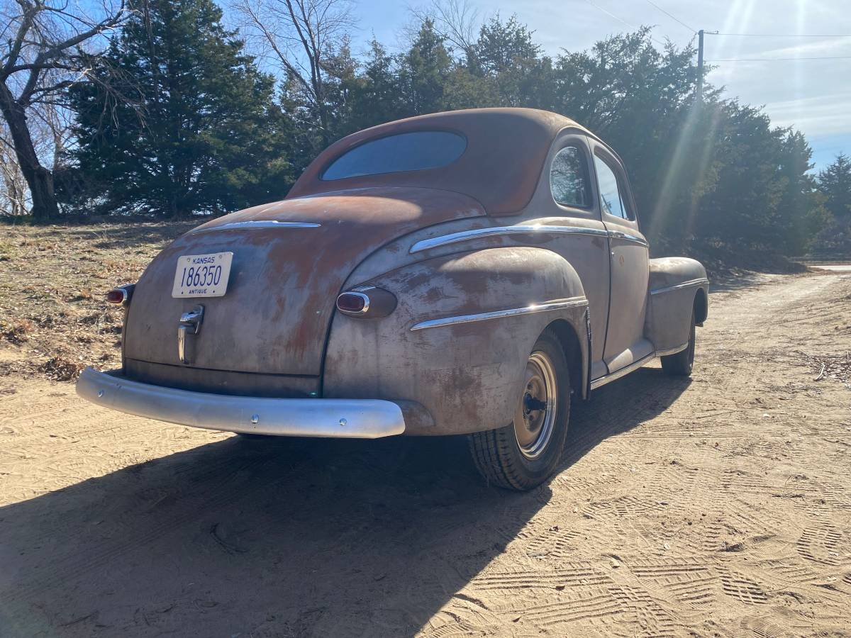 Ford-Coupe-1947-4