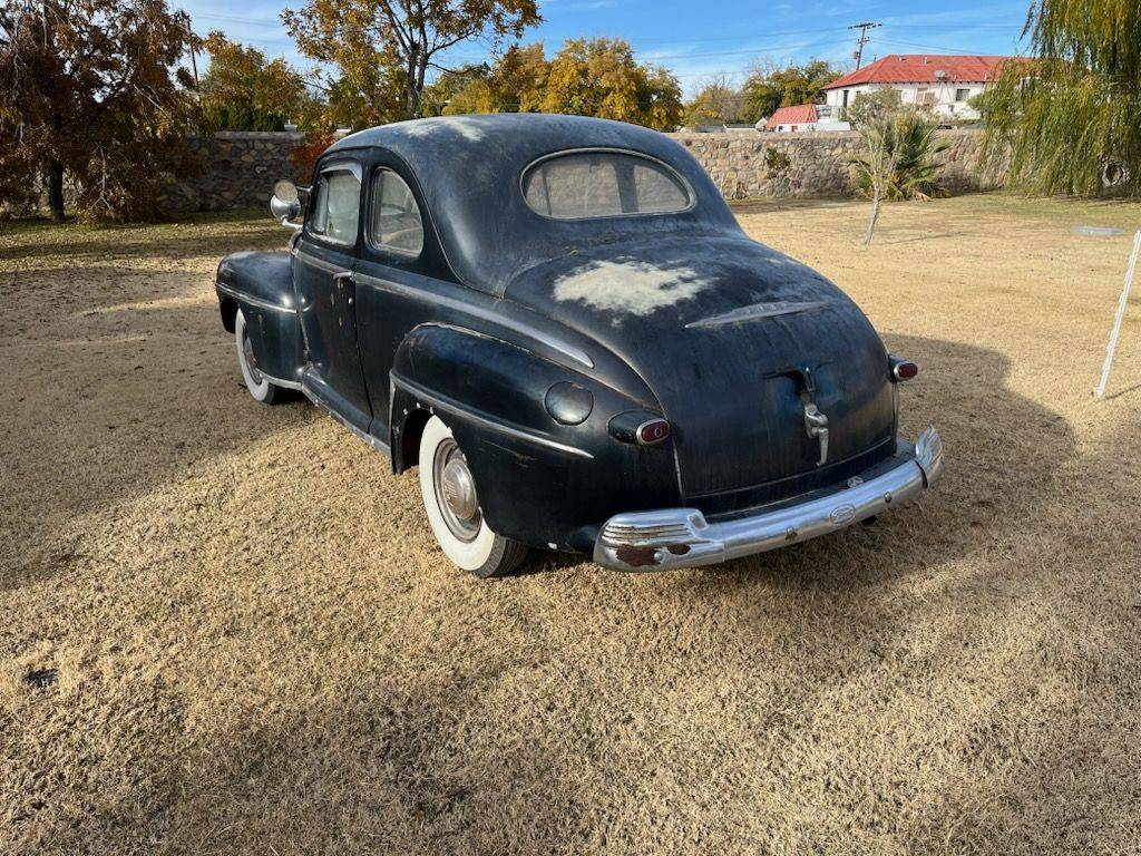 Ford-Coupe-1947-4