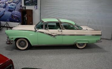 Ford-Crown-Victoria-1956-2