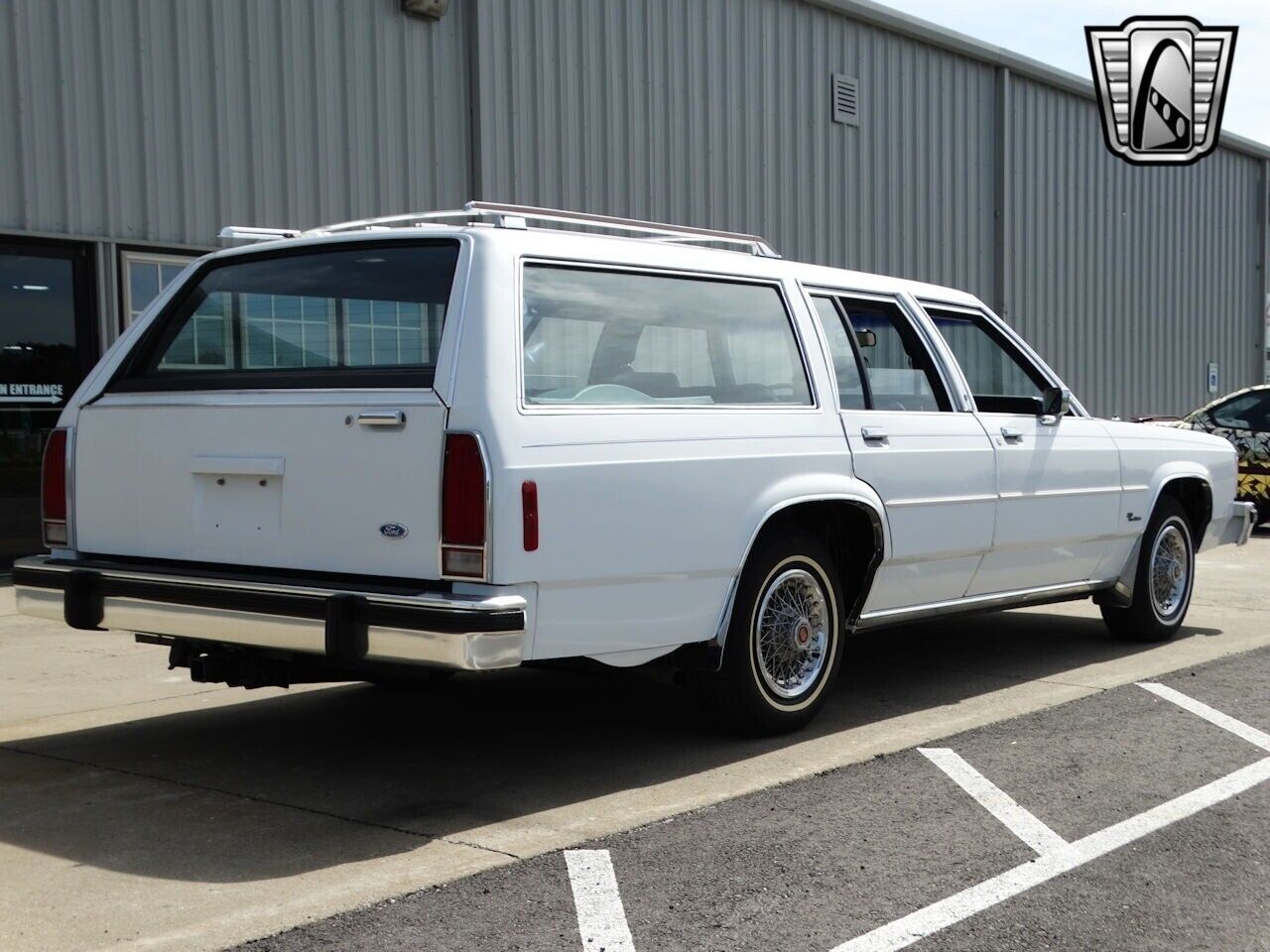 Ford-Crown-Victoria-1985-7