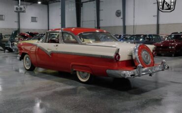 Ford-Crown-Victoria-Berline-1956-3