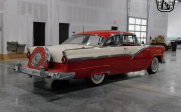 Ford-Crown-Victoria-Berline-1956-4