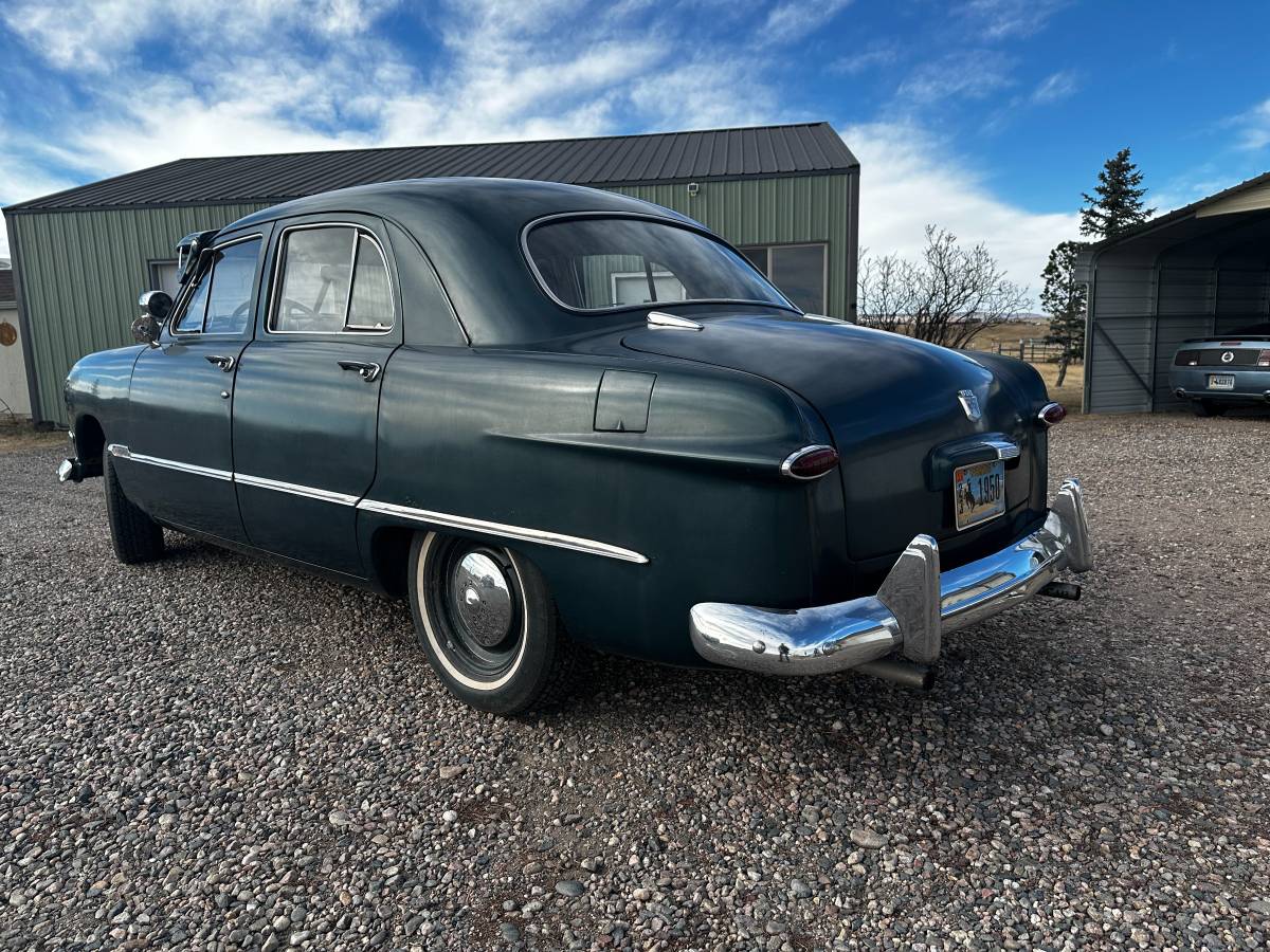 Ford-Custom-1950-3