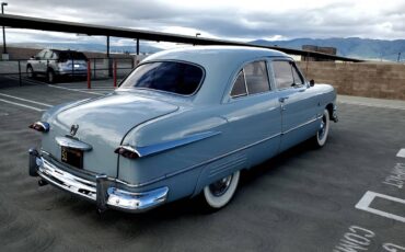 Ford-Custom-tudor-1951-3