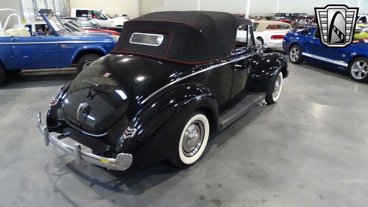 Ford-Deluxe-1940-10