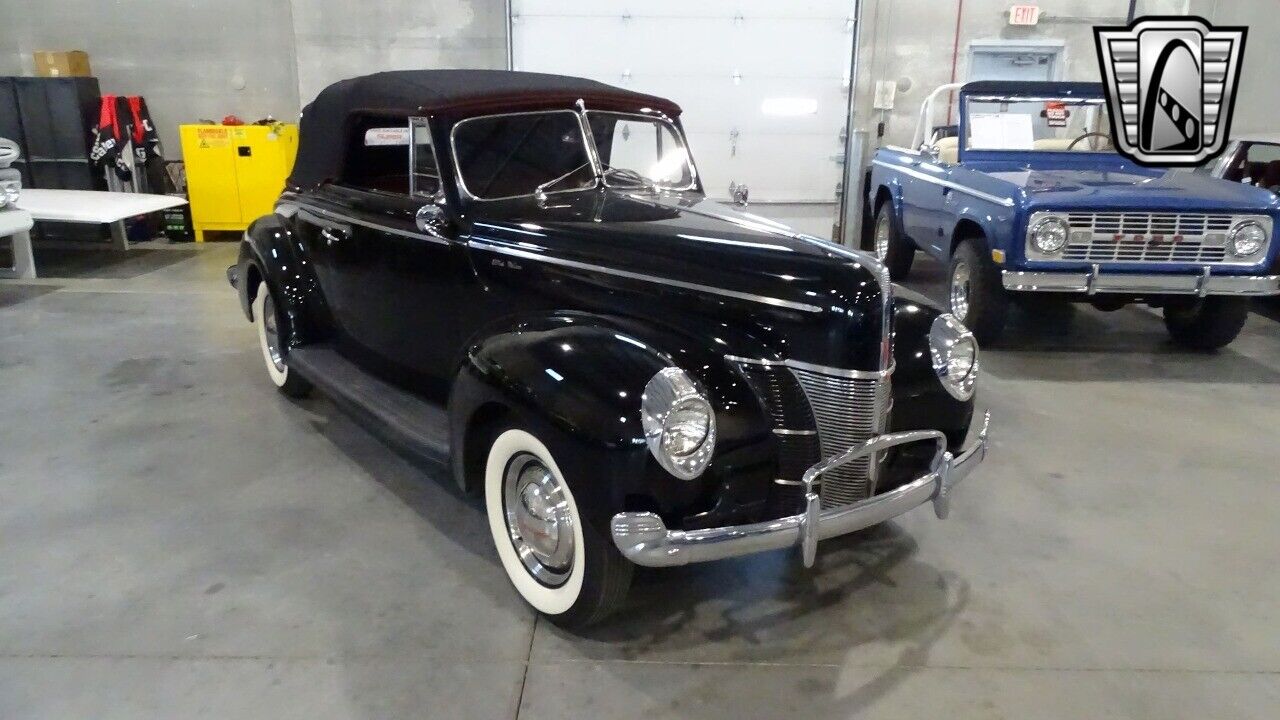 Ford-Deluxe-1940-3