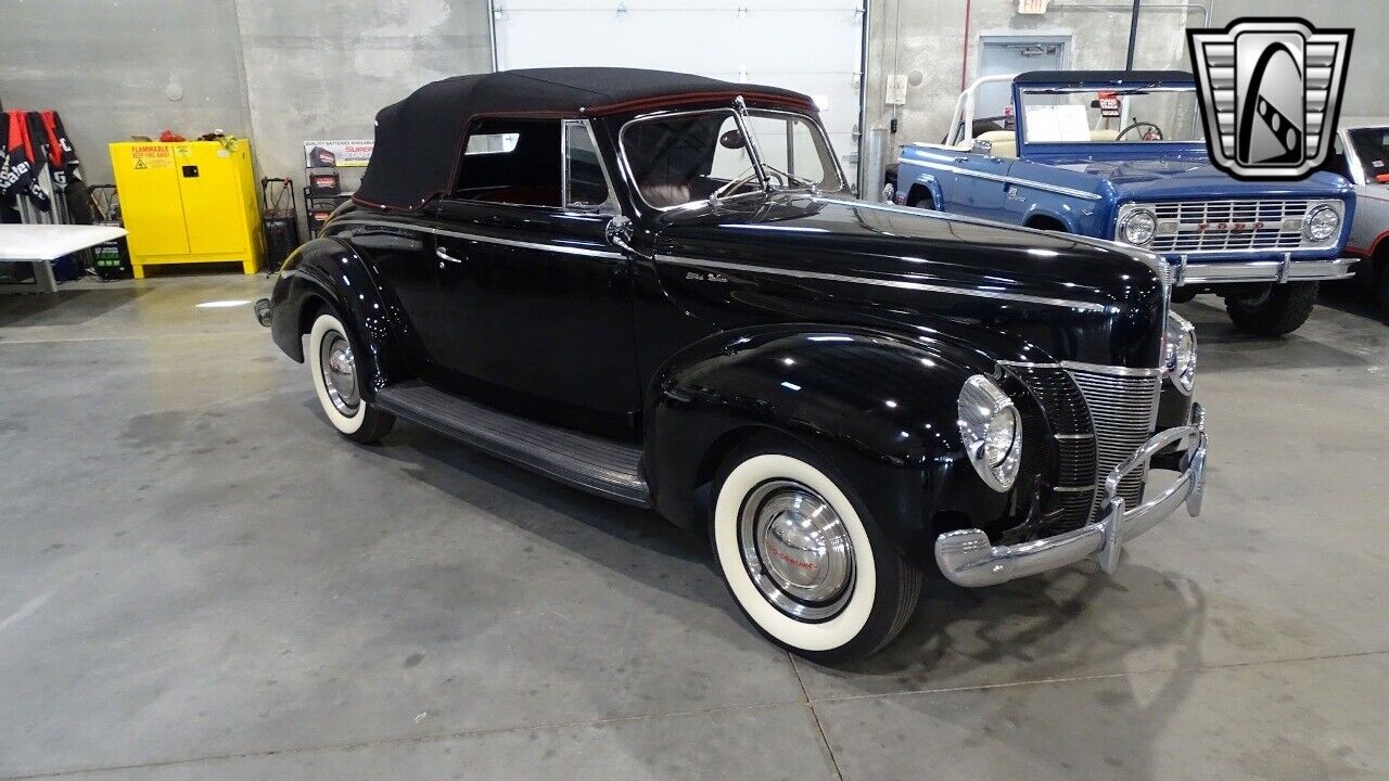 Ford-Deluxe-1940-4