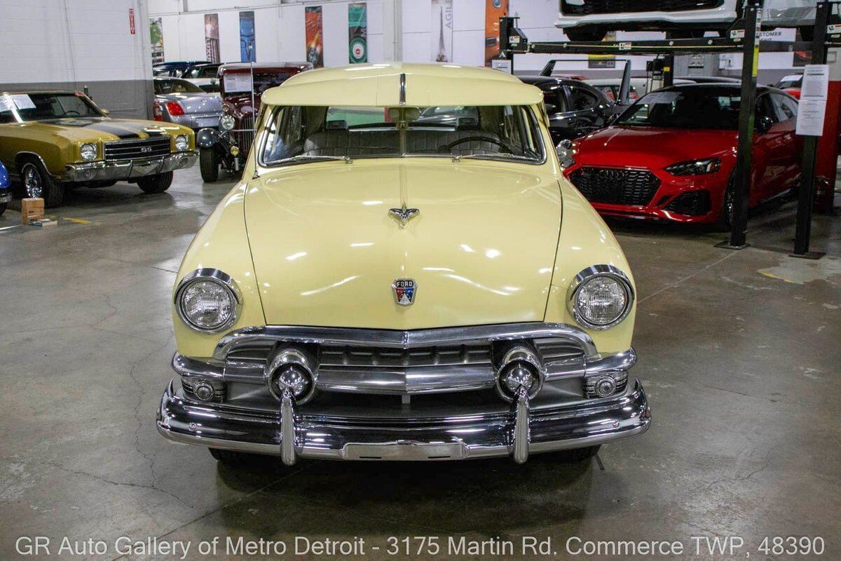 Ford-Deluxe-1951-10