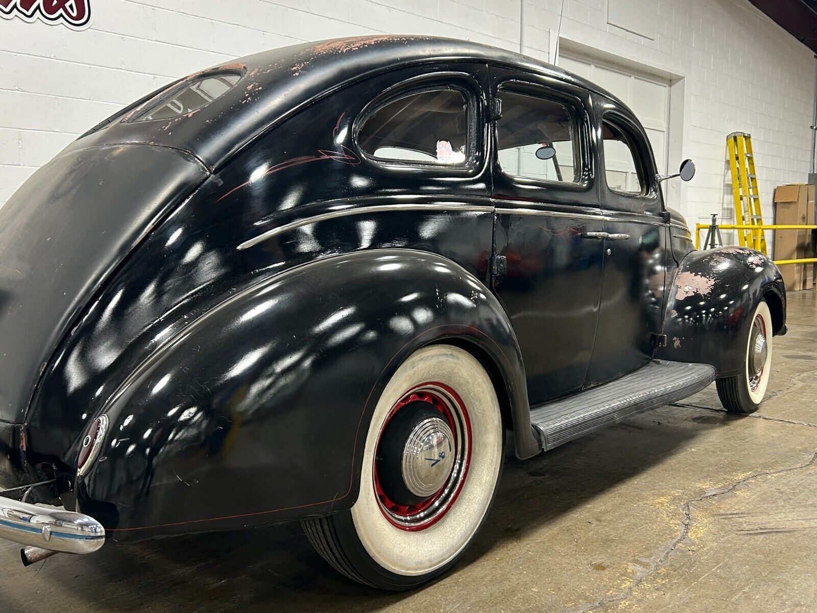 Ford-Deluxe-Berline-1939-3