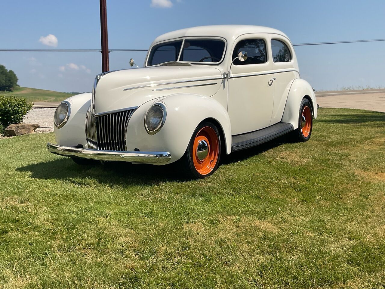 Ford-Deluxe-Berline-1939-3