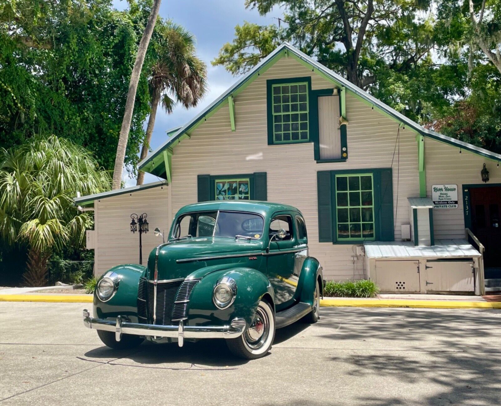 Ford Deluxe Berline 1940 à vendre