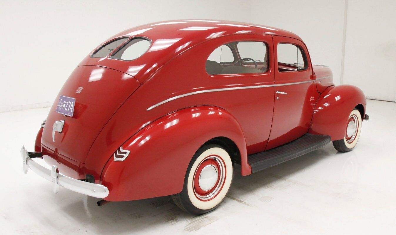 Ford-Deluxe-Berline-1940-3