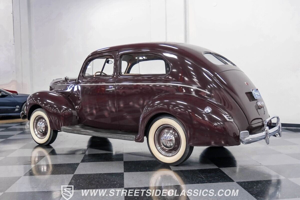 Ford-Deluxe-Berline-1940-7