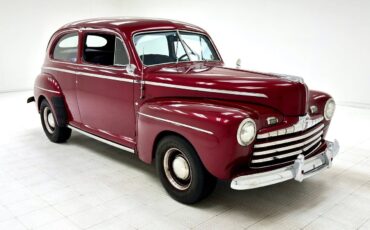 Ford-Deluxe-Berline-1947-6