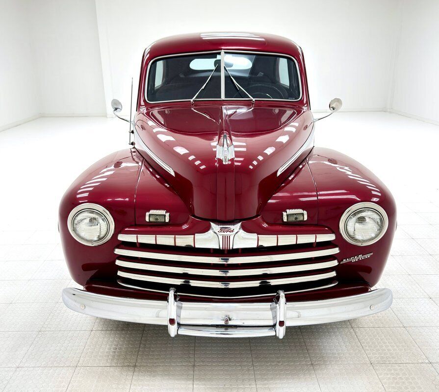 Ford-Deluxe-Berline-1947-7