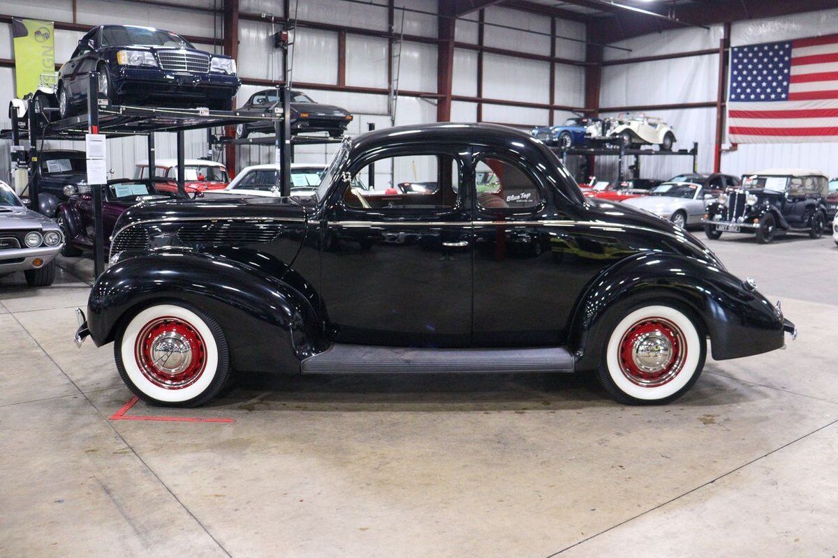 Ford-Deluxe-Coupe-Coupe-1938-2