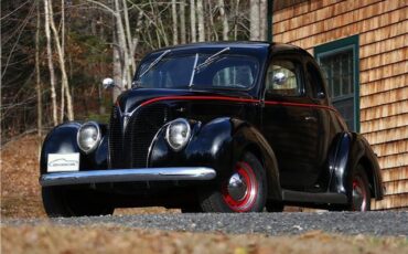 Ford-Deluxe-Coupoe-Coupe-1938