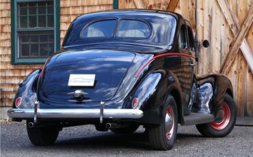 Ford-Deluxe-Coupoe-Coupe-1938-6