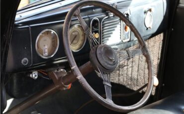 Ford-Deluxe-Coupoe-Coupe-1938-8