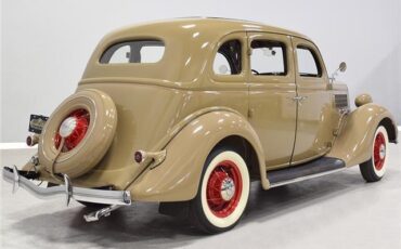 Ford-Deluxe-Fordor-Berline-1935-4