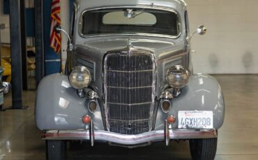 Ford-Deluxe-Tudor-1935-12