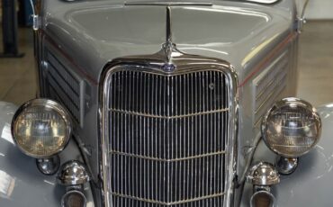 Ford-Deluxe-Tudor-1935-14