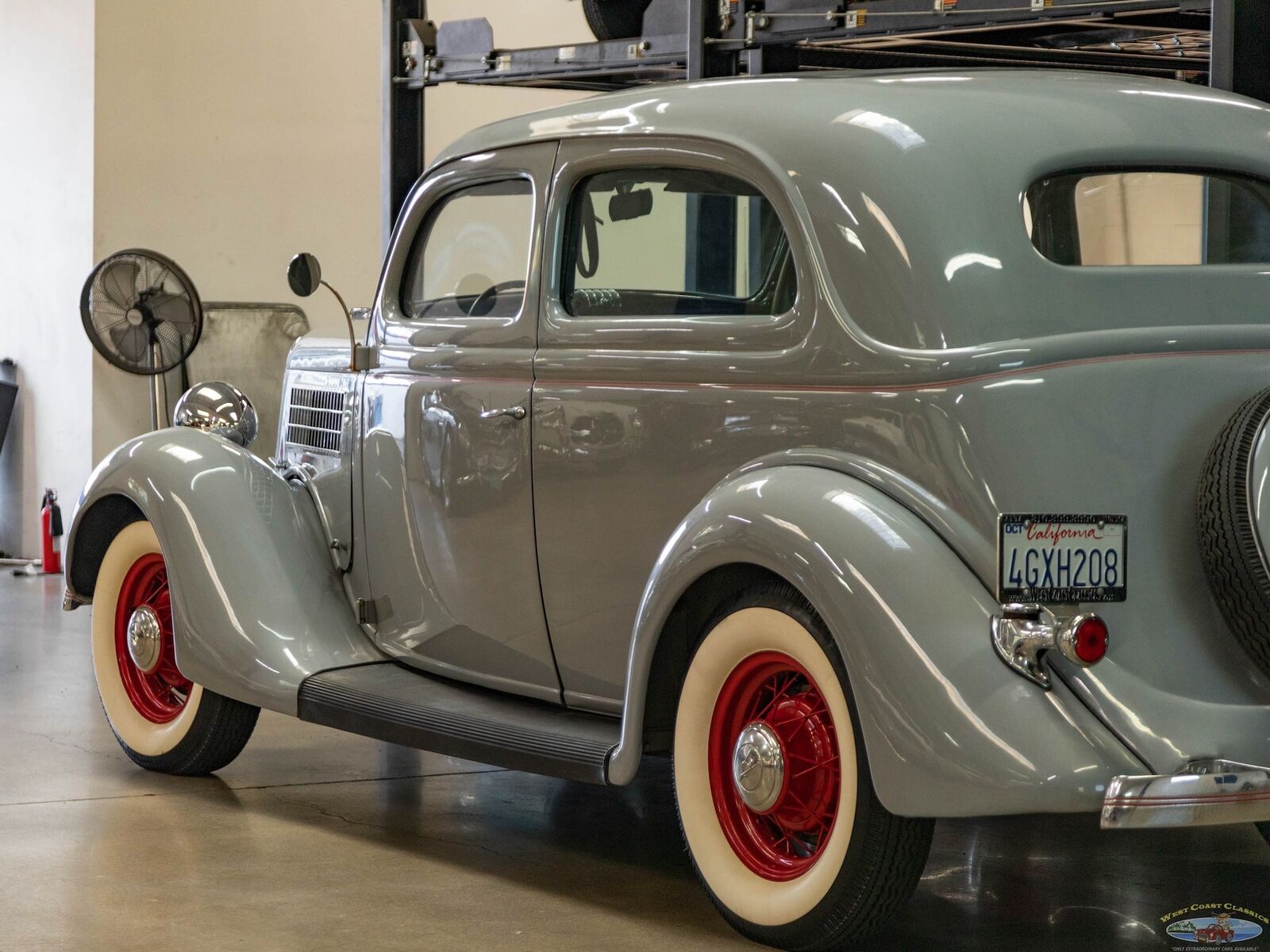 Ford-Deluxe-Tudor-1935-21