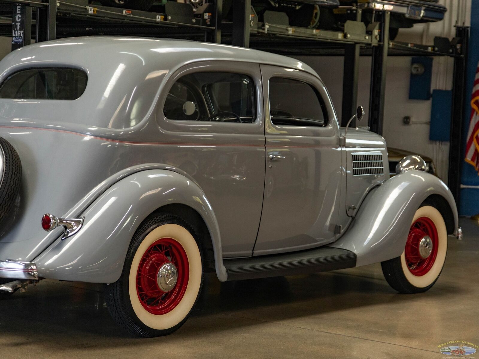 Ford-Deluxe-Tudor-1935-25