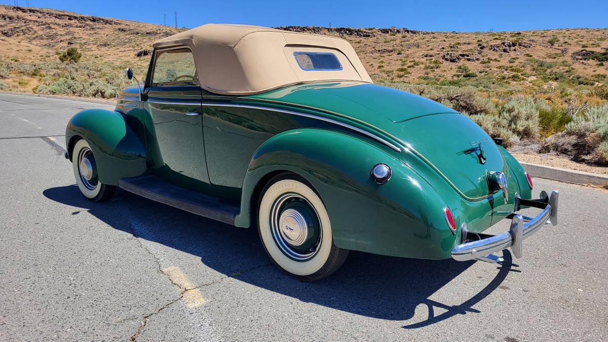 Ford-Deluxe-convertible-coupe-1939-2