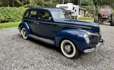 Ford-Deluxe-sedan-1939-1