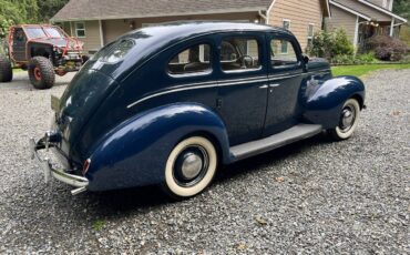 Ford-Deluxe-sedan-1939-2