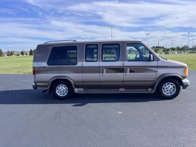 Ford-Econoline-cargo-van-1994-4