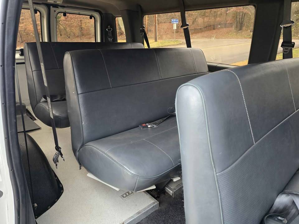 Ford-Econoline-e350-diesel-1993-13