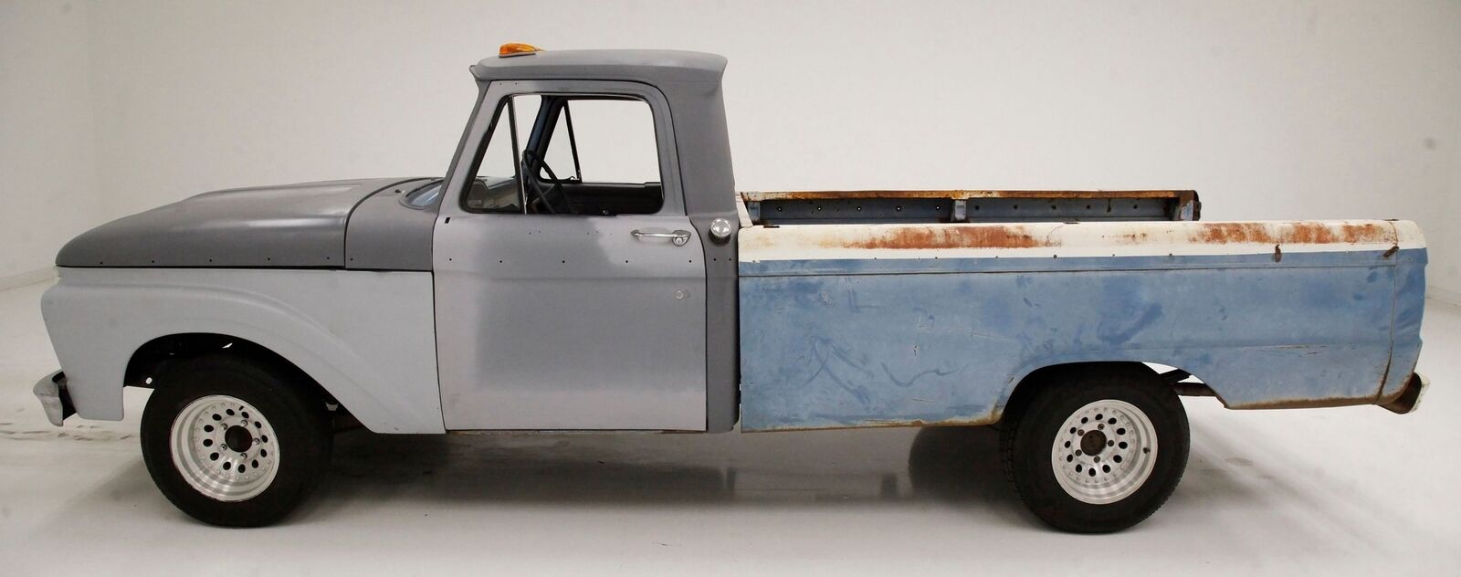 Ford-F-100-Pickup-1965-1