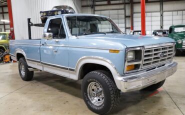 Ford-F-150-Pickup-1983-11