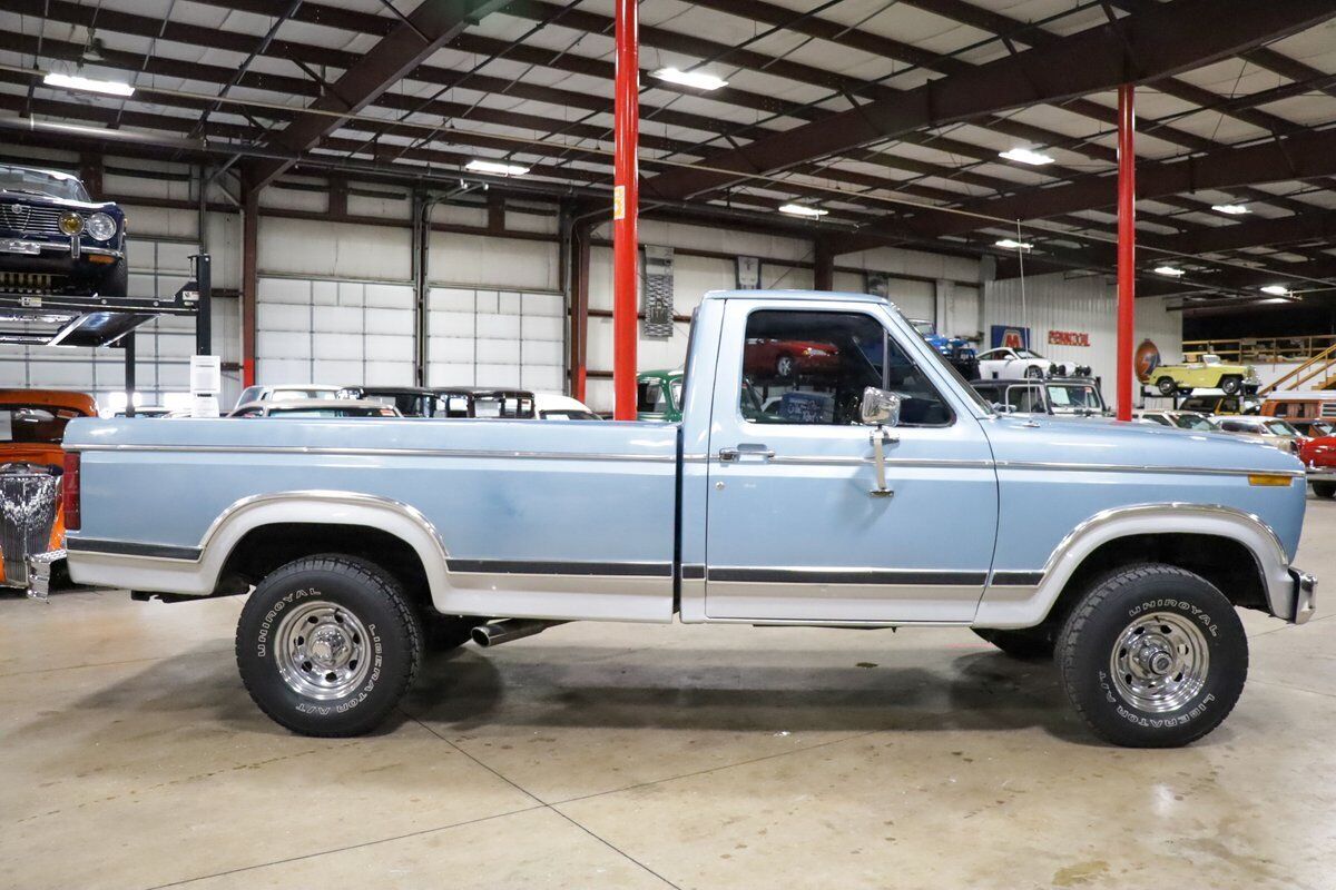 Ford-F-150-Pickup-1983-9